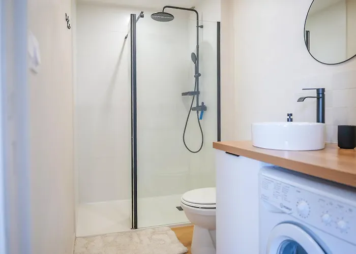 Tres Bel Lumineux Et Au Calme - 2 Personnes *